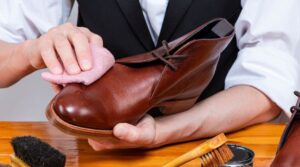 Read more about the article 台中沙鹿【洗鞋店】專業到府收送服務有哪些？京喆麗台中洗衣店讓台中洗鞋更方便